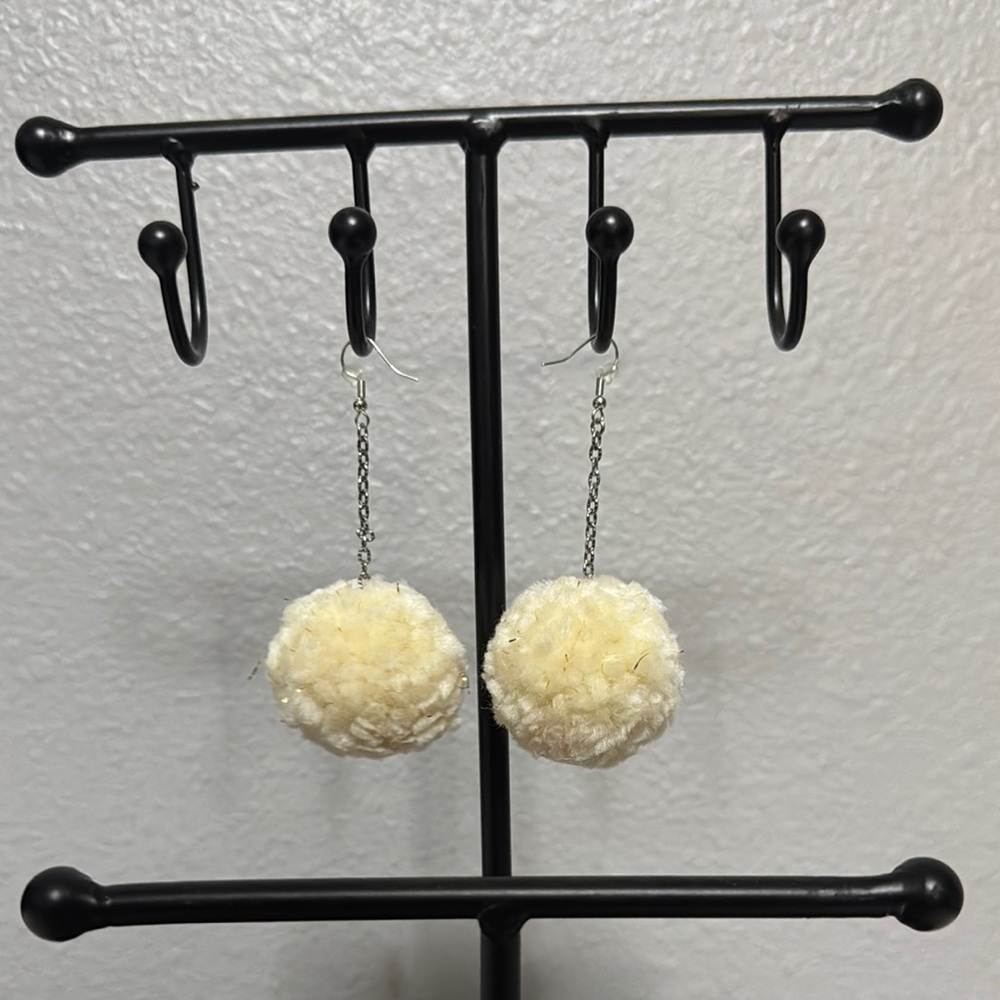 Cream Pom Pom Earrings